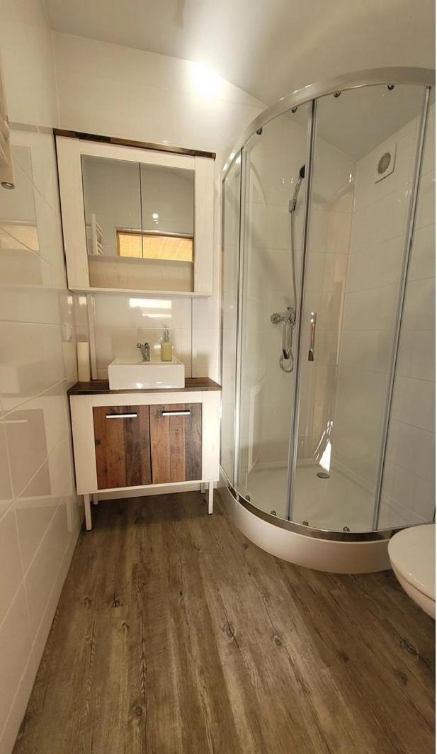 Vip Village Las Woda Rower - Podgrzewany Basen, Balia, Sauna Miedzierza 外观 照片